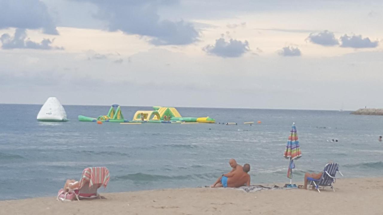 Precioso Apartamento Con Vista Al Mar Calafell Dış mekan fotoğraf